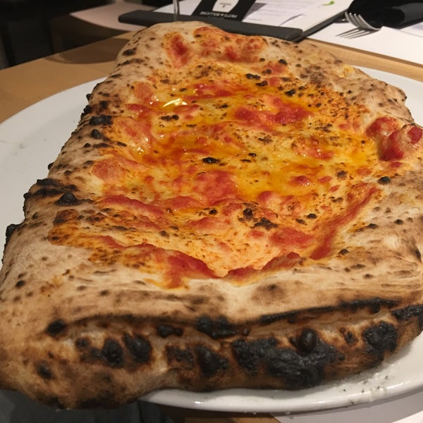 Photo prise au Pizzeria Salvo par Алекс М. le10/11/2019