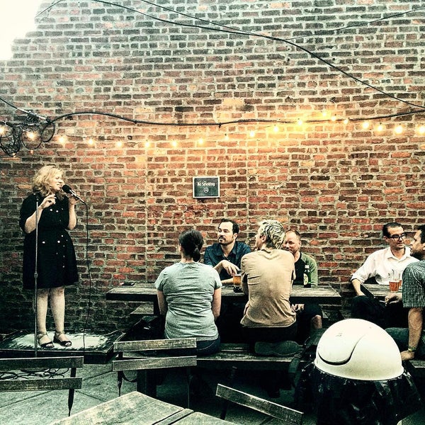 7/17/2015 tarihinde Harold K.ziyaretçi tarafından Boulevard Tavern'de çekilen fotoğraf