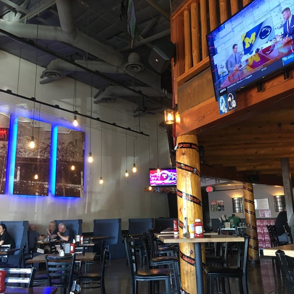 Photo taken at Four Peaks Grill &amp; Tap by Susie R. on 10/17/2019