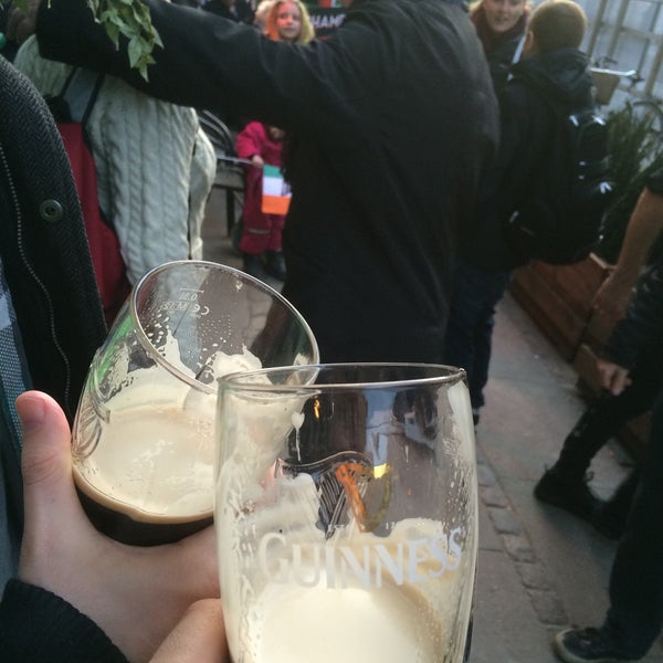 Photo taken at The Shamrock Inn - Irish Craft Beer Bar by Jonas A. on 3/17/2015