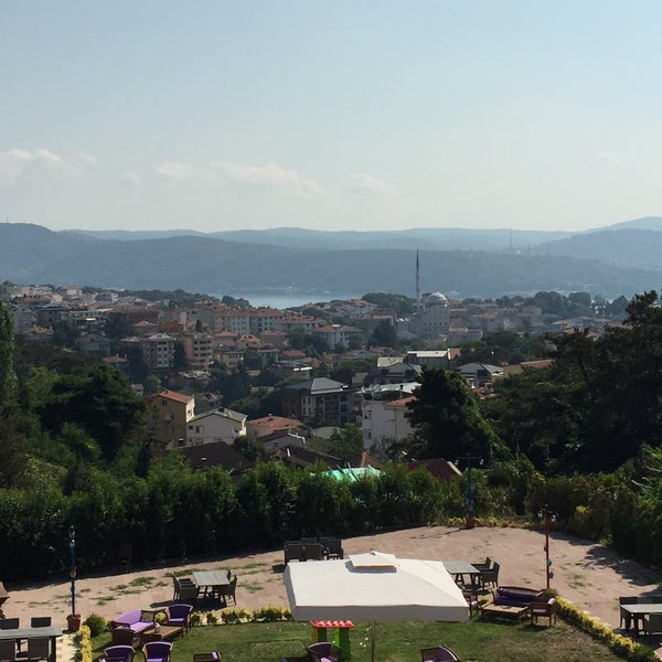 Foto tomada en Tarabya Bahçe  por Semahat K. el 8/16/2015