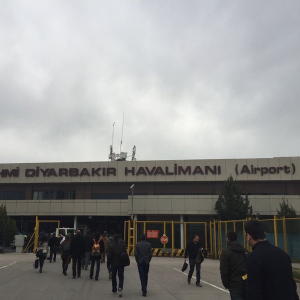 3/19/2015 tarihinde Mehmetziyaretçi tarafından Diyarbakır Havalimanı (DIY)'de çekilen fotoğraf
