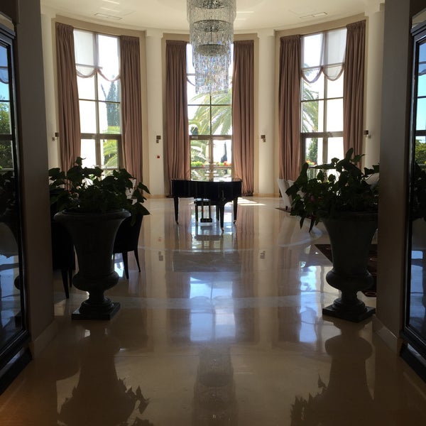 Снимок сделан в Rodina Grand Hotel &amp; Spa пользователем J.J 5/11/2015