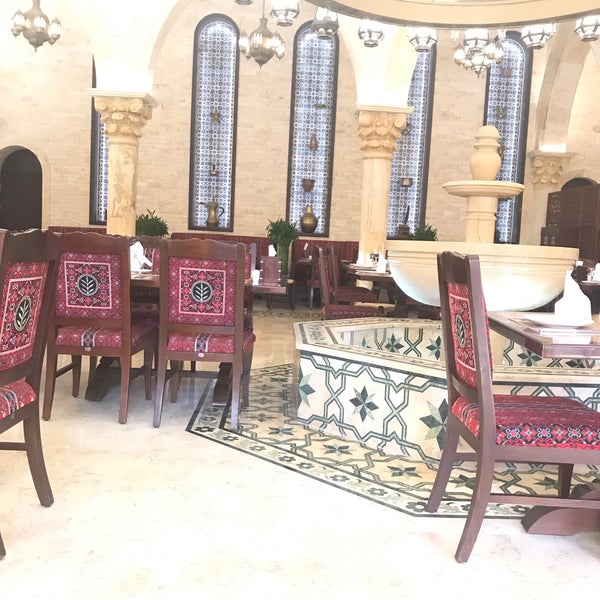 Das Foto wurde bei Ard Canaan Restaurant von Fahad am 3/25/2018 aufgenommen