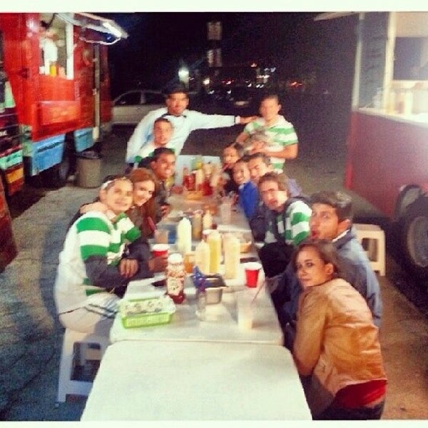 Photo taken at IT Food Truck Mx by Arii on 5/9/2014