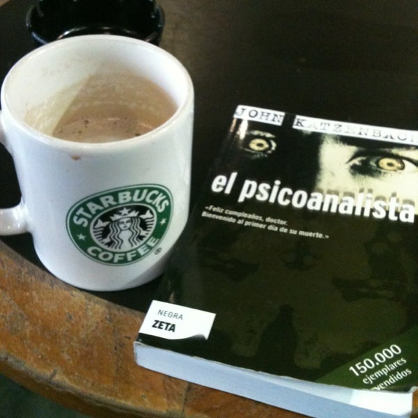 12/19/2012 tarihinde Valeziyaretçi tarafından Starbucks'de çekilen fotoğraf