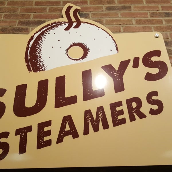 Foto tomada en Sully&#39;s Steamers  por Petey P. el 3/16/2019