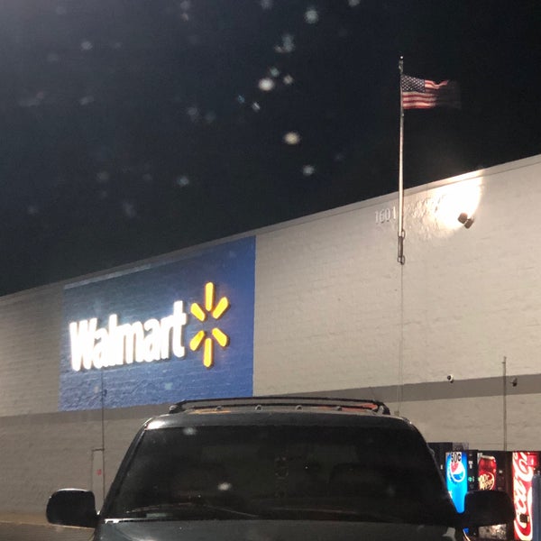 Walmart Supercenter Union City'de Hipermarket'da fotoğraflar
