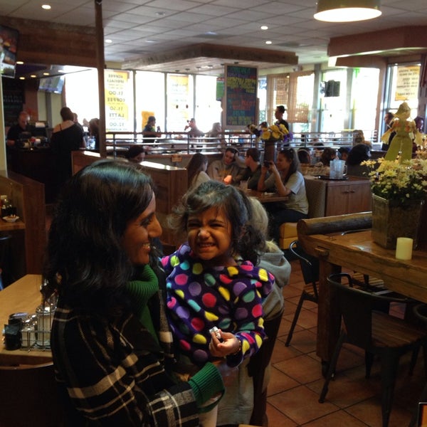Das Foto wurde bei Jinky&#39;s Cafe Thousand Oaks von Kirit S. am 11/24/2013 aufgenommen