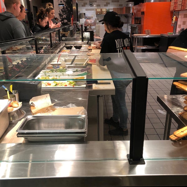 Blaze Pizza Pizza Place In Rancho Cucamonga