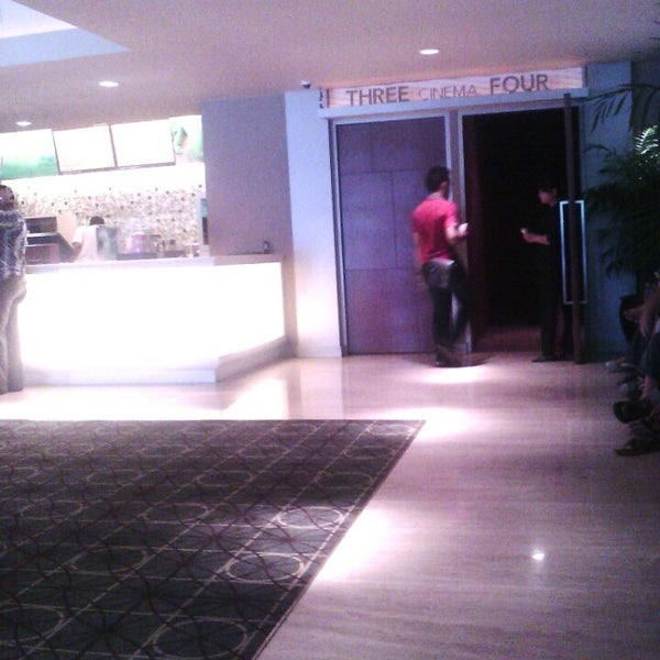 Movie hall. Кинозал. Зал кинотеатра. Кинотеатр тим. Кинотеатр тим.