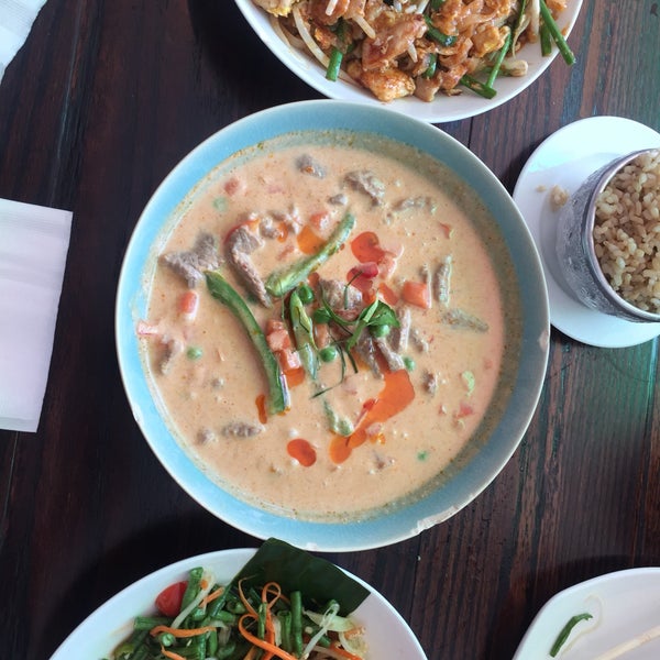 Foto scattata a Ayara Thai Cuisine da Lailanie G. il 9/21/2018