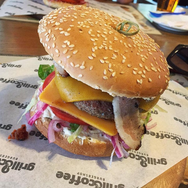 Foto tomada en Grill&amp;Сoffee Burgershop  por Izmaylov el 8/6/2015
