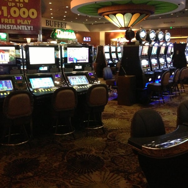 Foto scattata a Calder Casino da Trey M. il 1/8/2013