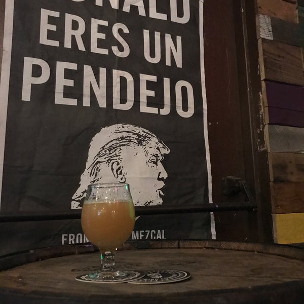 Foto diambil di Machete Beer House oleh Hector pada 3/19/2018