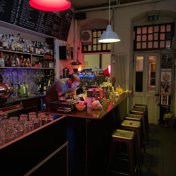 11/6/2019 tarihinde Keisuke N.ziyaretçi tarafından Konrad Café &amp; Bar'de çekilen fotoğraf