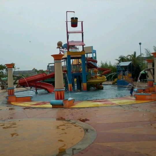 Splash Waterpark Cibubur Country Gunung Putri Jawa Barat Splash Waterpark Cibubur Country Gunung Putri Jawa Barat