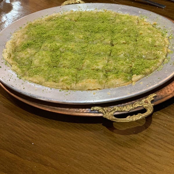 Снимок сделан в Kasr-ı Ala Restaurant пользователем Mustafa T. 3/7/2020