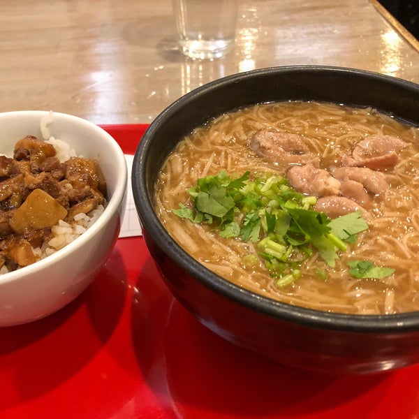 Foto diambil di 台湾麺線 oleh Jiro T. pada 12/25/2019