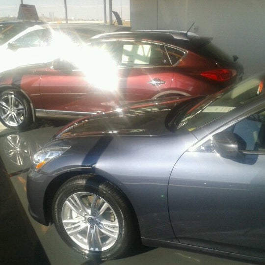 Hyatt Infiniti Car Dealership in Calgary