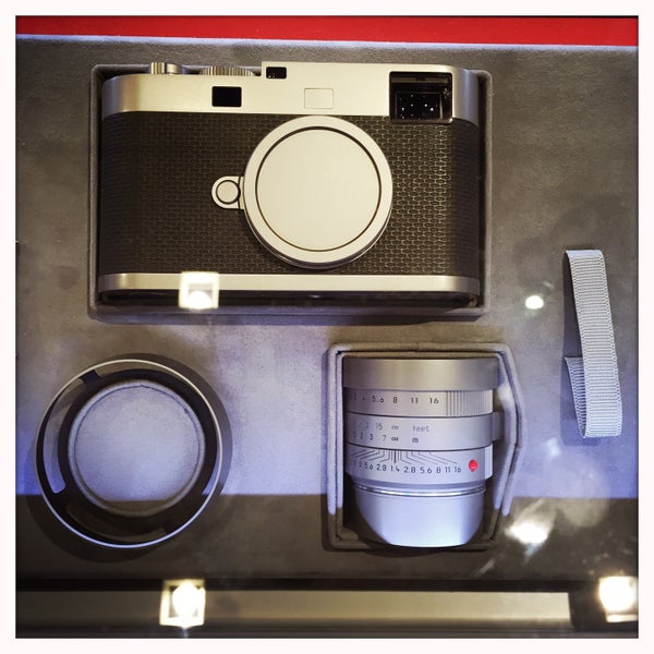 12/24/2014에 MoRiza님이 Leica Store SoHo에서 찍은 사진