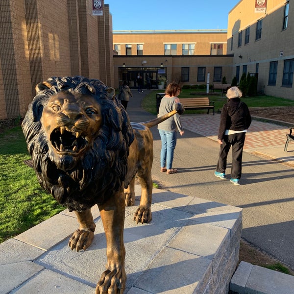 Leonia High School Leonia'da Lise