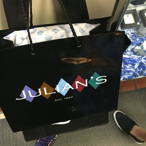 Julian's Downtown Chapel Hill 0 tips