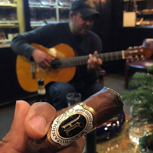 Foto diambil di Casa Hispaniola Cigars | Cigars Shop | Englewood Cigars | Cigar Lounge oleh Casa Hispaniola Cigar S. pada 1/10/2016