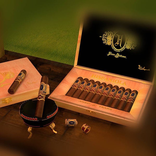 Foto diambil di Casa Hispaniola Cigars | Cigars Shop | Englewood Cigars | Cigar Lounge oleh Casa Hispaniola Cigar S. pada 9/28/2015