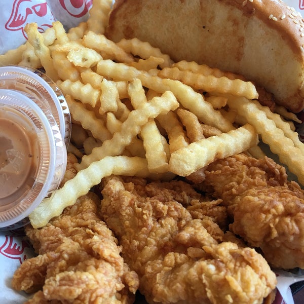 Photo taken at Raising Cane&#39;s Chicken Fingers by Veronica H. on 10/1/2016