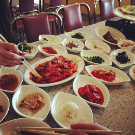 Foto diambil di Asian Kitchen Korean Cuisine oleh Cam D. pada 10/16/2012