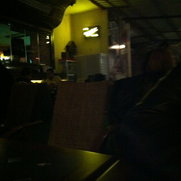 3/23/2013에 CAN C.님이 Chevita Cafe &amp; Bar에서 찍은 사진