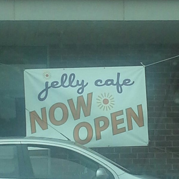 Photo taken at Jelly Cafe by Anna G. on 5/31/2013