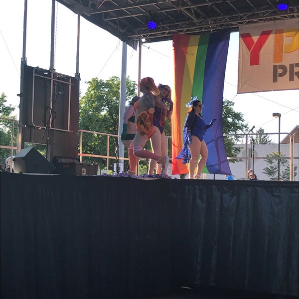 Fowlerville, MI 3 tips from 882 visitors