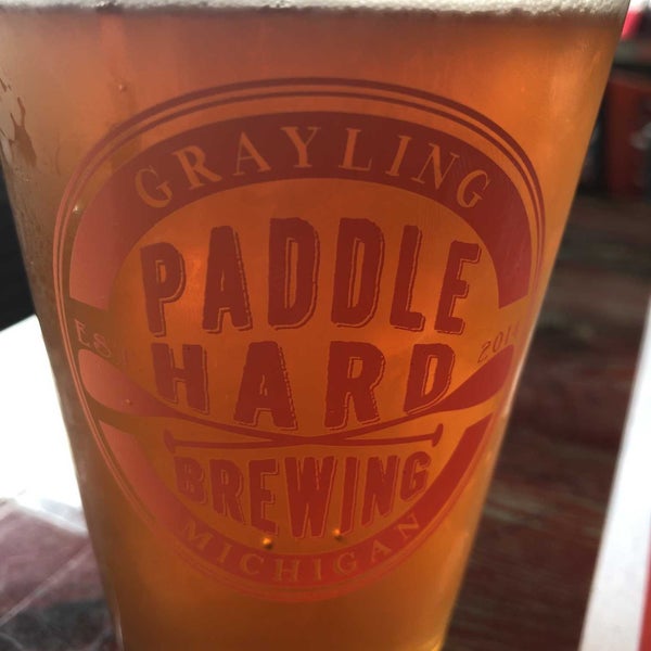 6/30/2022 tarihinde Jason D.ziyaretçi tarafından Paddle Hard Brewing'de çekilen fotoğraf