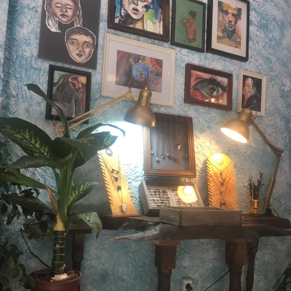 9/4/2018에 S &amp; S님이 Inanna Cafe Bar에서 찍은 사진