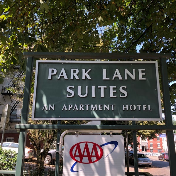 Foto tomada en Park Lane Suites &amp; Inn  por Dan W. el 8/5/2019