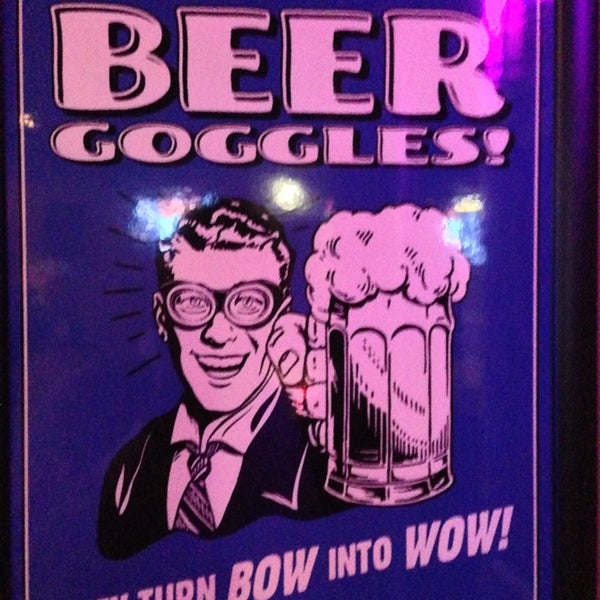 รูปภาพถ่ายที่ Beer Goggles โดย rq เมื่อ 1/10/2013