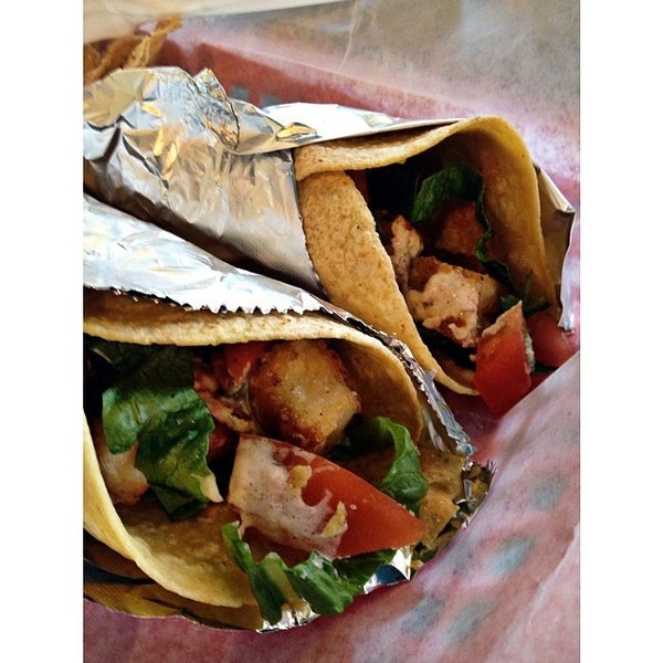 Dos Amigos Burritos 26 N Main St