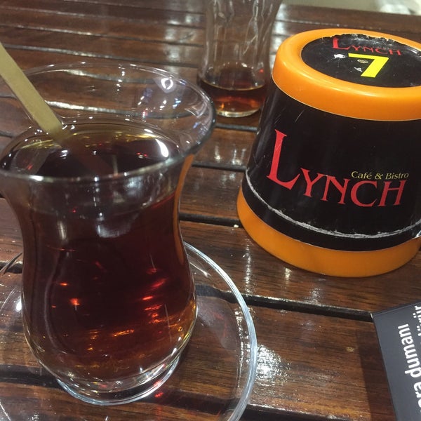 Das Foto wurde bei Lynch Cafe&amp;Bar von Savaş Akın am 5/19/2022 aufgenommen