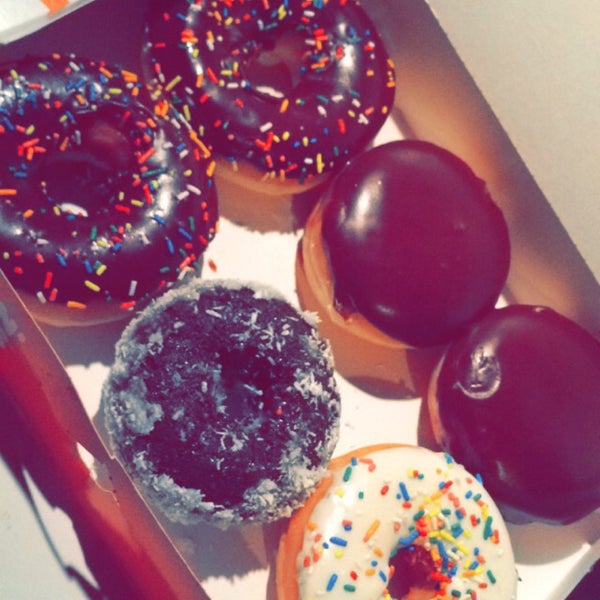 Photo prise au Dunkin&#39; Donuts par Larysse N. le5/14/2015