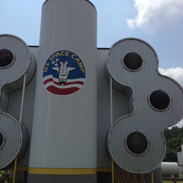 Foto tirada no(a) Space Camp por Jeff em 6/16/2013