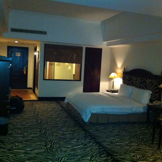 Отель Yalong Bay Universal Resort Sanya