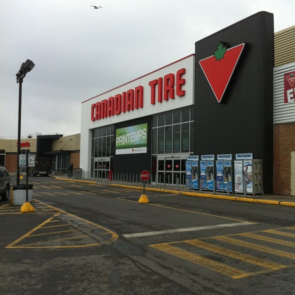 Est center. Montreal Tire. Canadian Tire Canada. Canadian Tire interer.