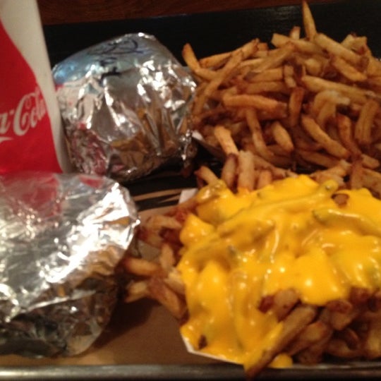 Buns Burger Shop Burger Joint in San Juan