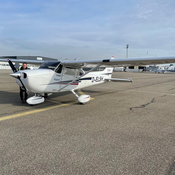 Foto diambil di Aéroport Strasbourg-Entzheim (SXB) oleh Matthias K. pada 3/12/2022