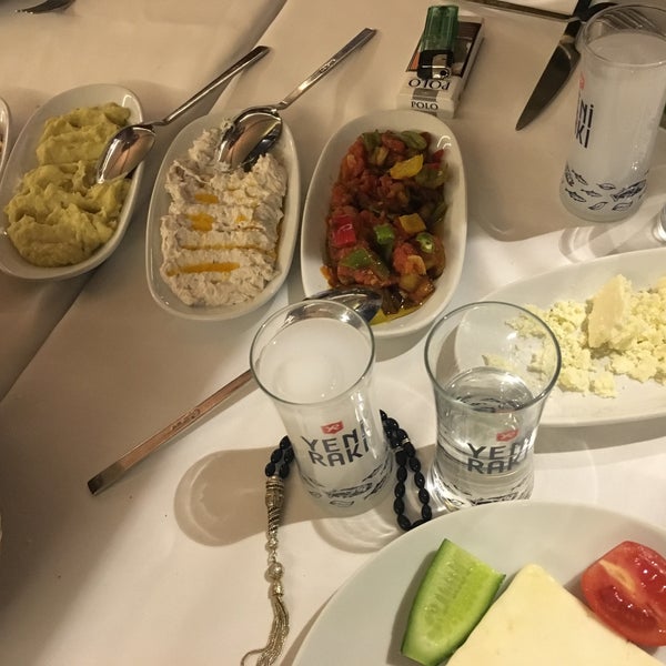 Das Foto wurde bei Ataköy Bahçem Restaurant von Haluk C. am 2/28/2018 aufgenommen