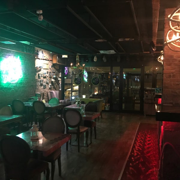 1/31/2018 tarihinde Zileziyaretçi tarafından Mr.B Cocktail Bar &amp; Bistro'de çekilen fotoğraf