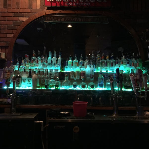Foto diambil di Cactus Jack&#39;s Bar and Grill oleh Paul pada 7/12/2016