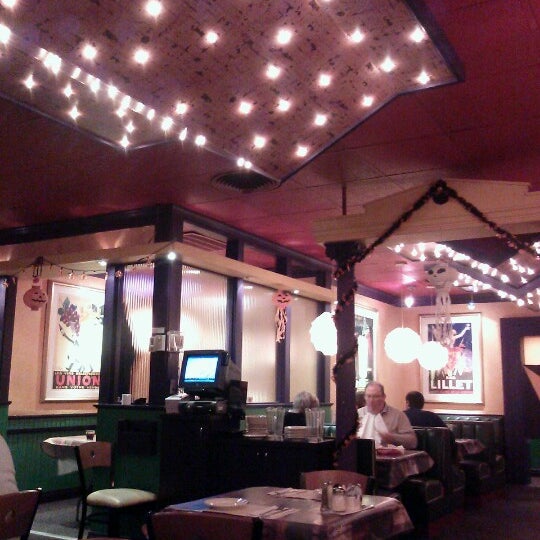 Das Foto wurde bei Joey&#39;s Italian Restaurant von Tiffany T. am 10/21/2012 aufgenommen